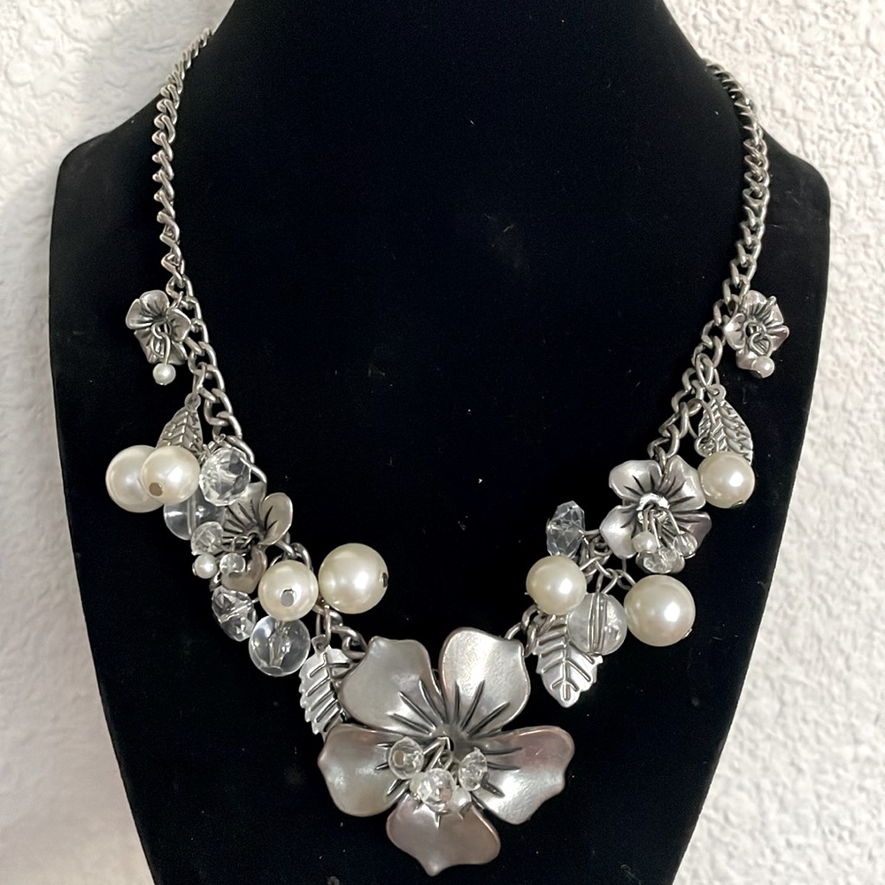 Vintage necklace silver tone